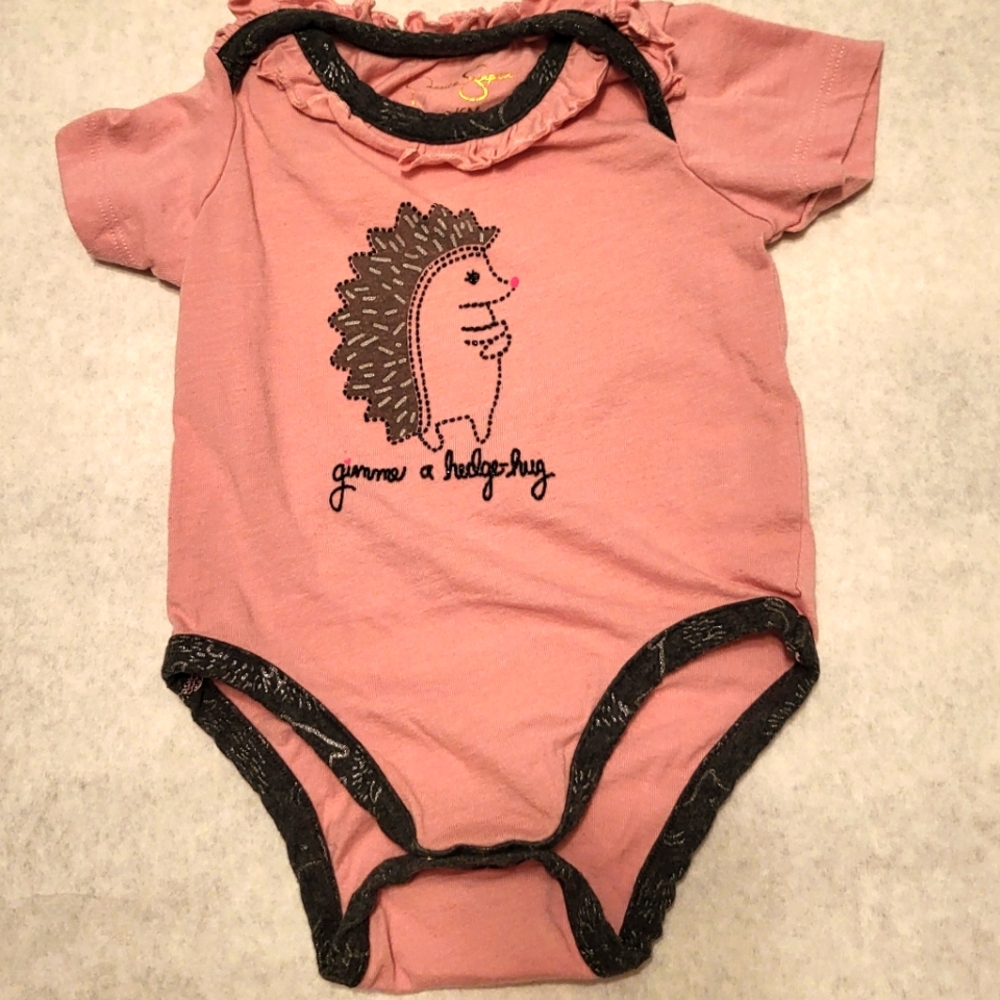 Jessica Simpson "gimme a hedge-hug" onesie/bodysuit